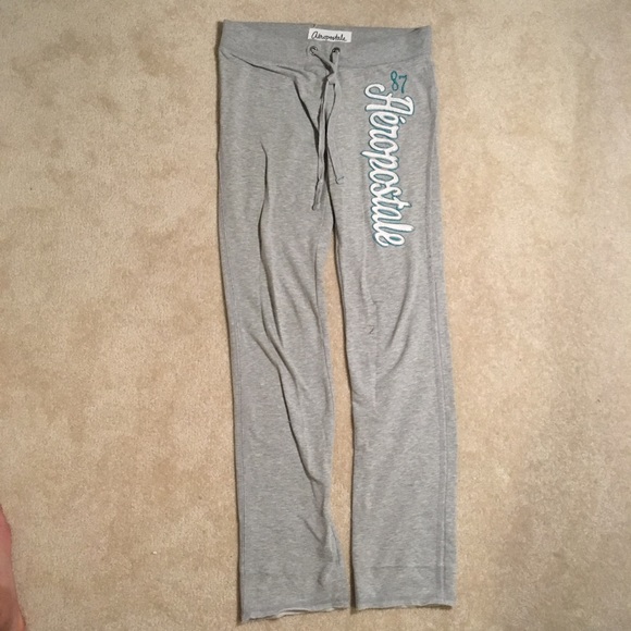 Grey Aeropostale sweatpants - Picture 1 of 2